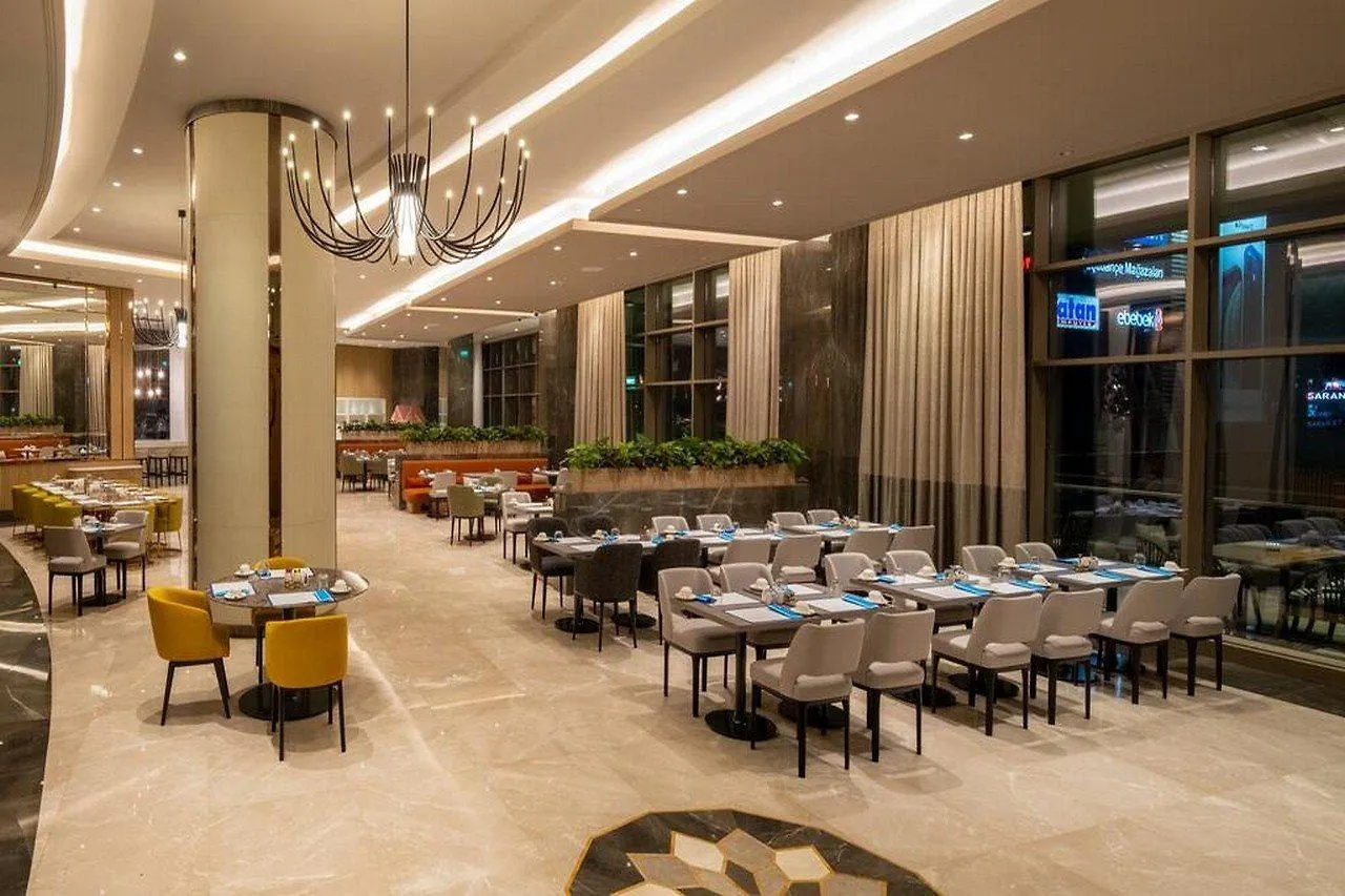 Hilton Mall Of Istambul 5*,  Turquia